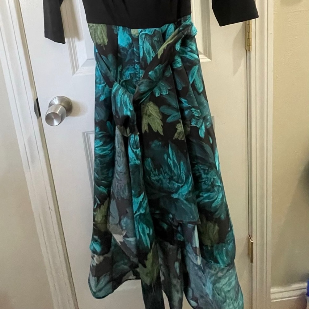 Beautiful dress R&M Richard’s